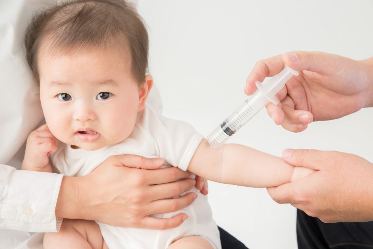 フランスのワクチン接種：成功のカギは包括的な医療体制